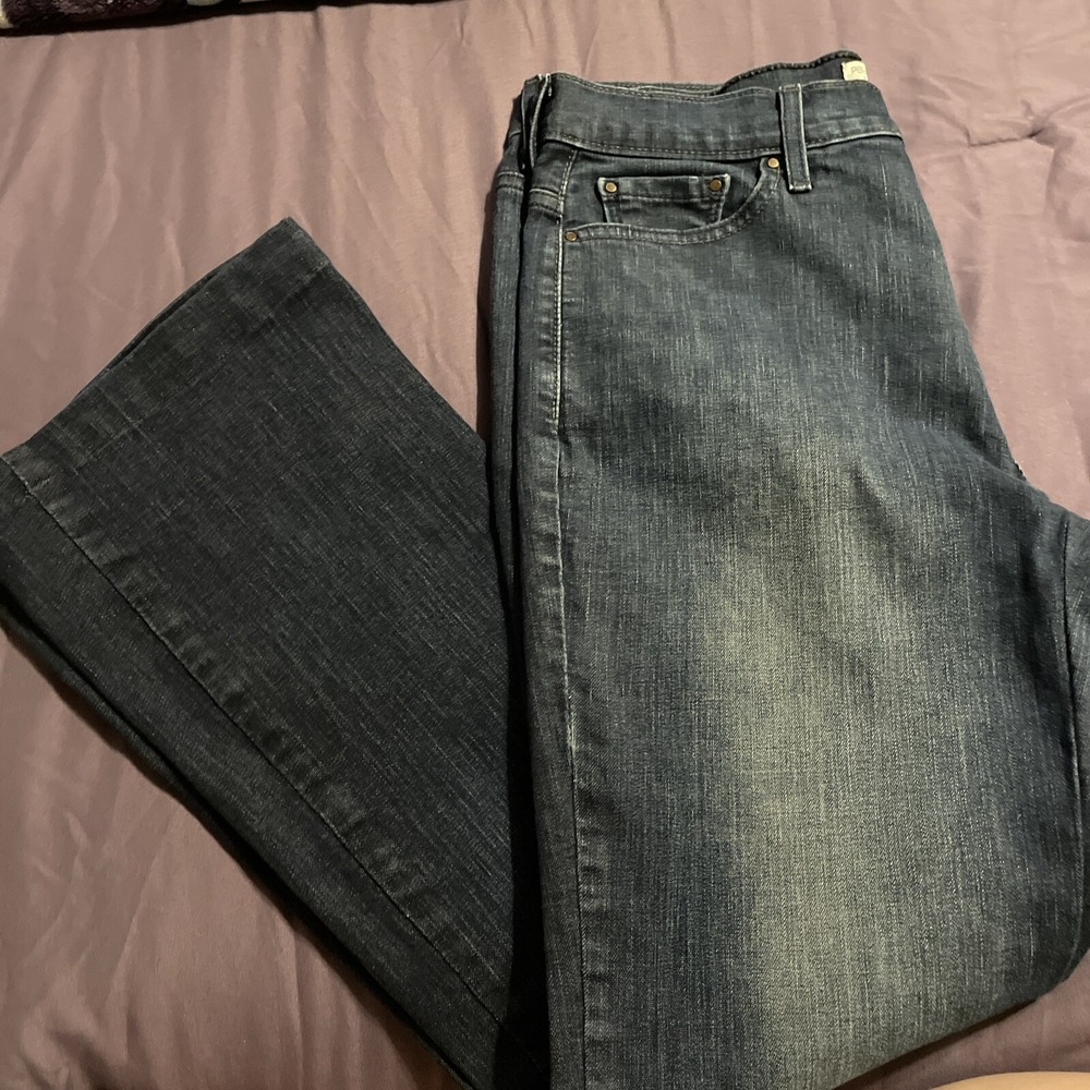 Levi's 512 Perfectly Slimming Women's Bootcut‎ 12 Dark Wash Basic Western Casual